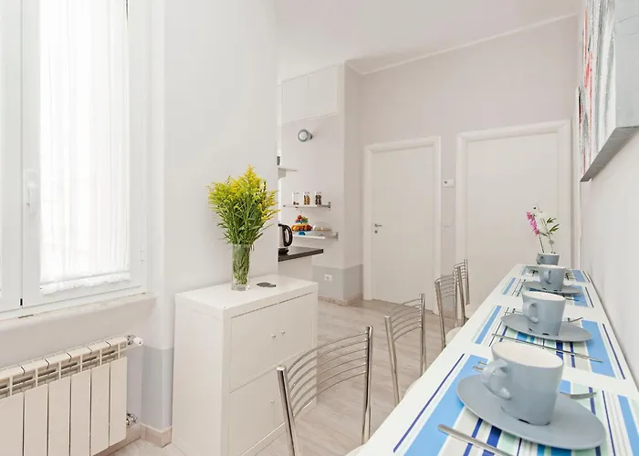 White Colosseo Oda ve Kahvaltı 4*