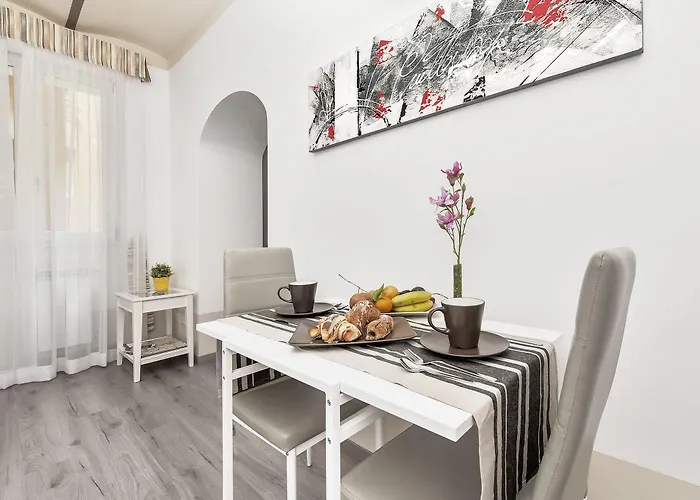 Oda ve Kahvaltı White Colosseo