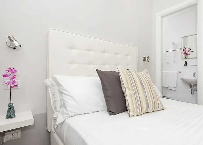 White Colosseo Oda ve Kahvaltı 4*