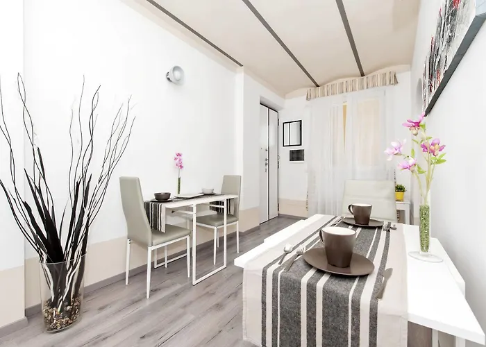 Oda ve Kahvaltı White Colosseo 4*