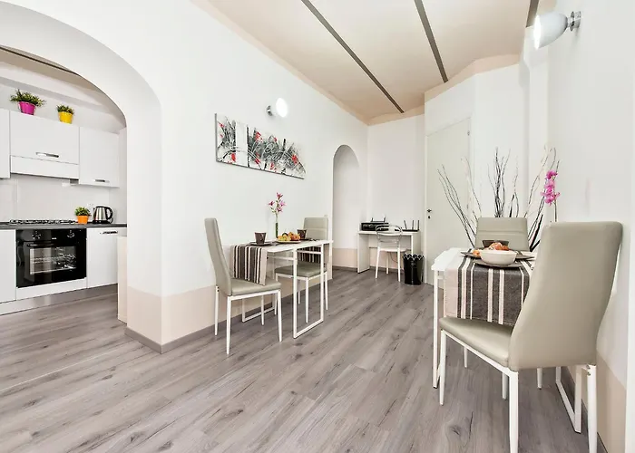 White Colosseo Oda ve Kahvaltı 4*
